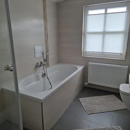 Moderne Auf Dem Weingut Apartment Monzingen